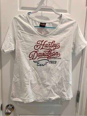 Harley-Davidson White Tee with Red Script and Blue Accent